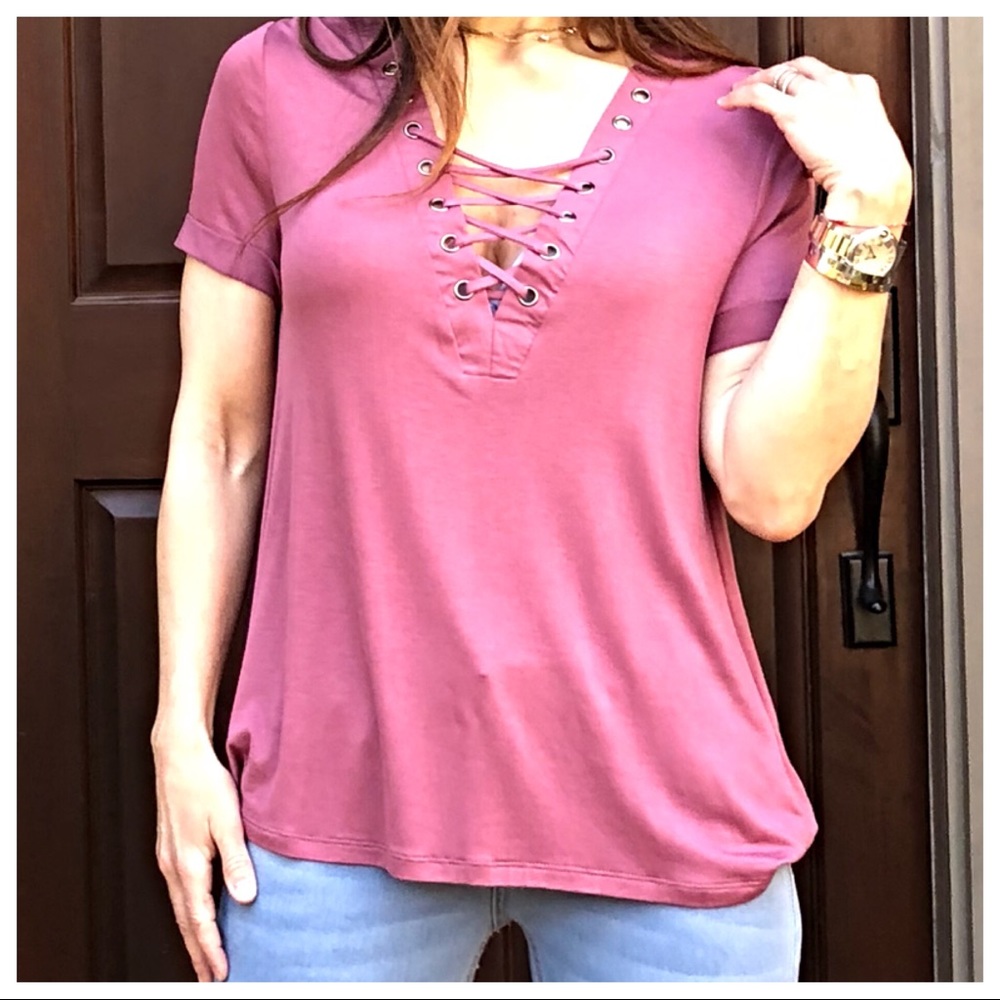 ✨SALE✨Boyfriend style Lace up short sleeve top - Picture 3 of 7